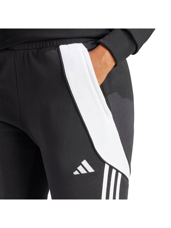 Adidas Tiro 24 Sweat moteriškos kelnės juodos IJ7657 4 Adidas Tiro 24 Sweat moteriškos kelnės juodos IJ7657 4