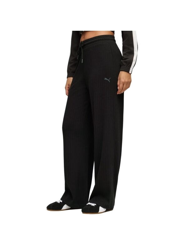 Puma HER Comfort High-Waist Wide Leg moteriškos kelnės juodos 693284 01 Puma HER Comfort High-Waist Wide Leg moteriškos kelnės juodos 693284 01