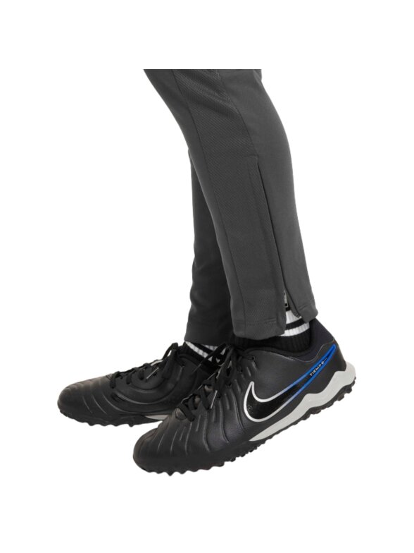 Nike Dri-Fit Enfant vaikiškos kelnės, pilkos DX5490 061 4 Nike Dri-Fit Enfant vaikiškos kelnės, pilkos DX5490 061 4