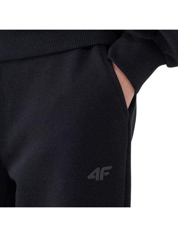 4F Kelnės merginoms CAS F0950 tamsiai juoda 2
