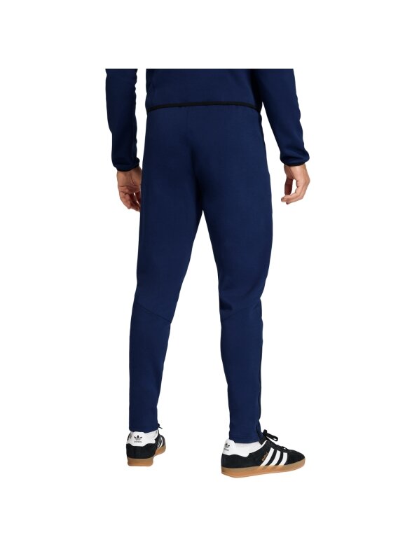 Vyriškos adidas Tiro 26 Travel Sweat Pant, tamsiai mėlynos spalvos KF6073 2 Vyriškos adidas Tiro 26 Travel Sweat Pant, tamsiai mėlynos spalvos KF6073 2