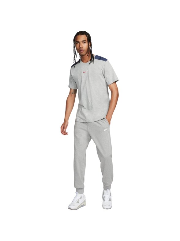 Nike Club Knit Jogger vyriškos kelnės pilkos spalvos FQ4330 063 4 Nike Club Knit Jogger vyriškos kelnės pilkos spalvos FQ4330 063 4