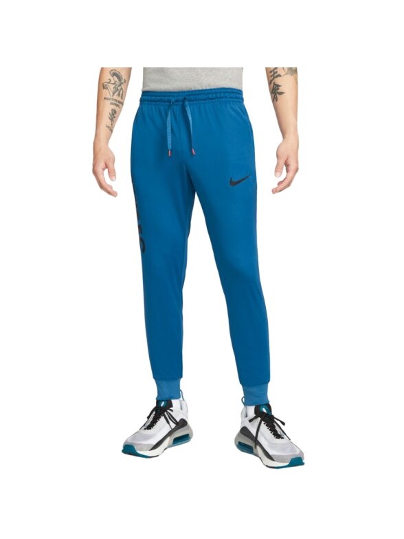 Nike NK Df FC Libero Pant K vyriškos kelnės mėlynos DC9016 407 Nike NK Df FC Libero Pant K vyriškos kelnės mėlynos DC9016 407