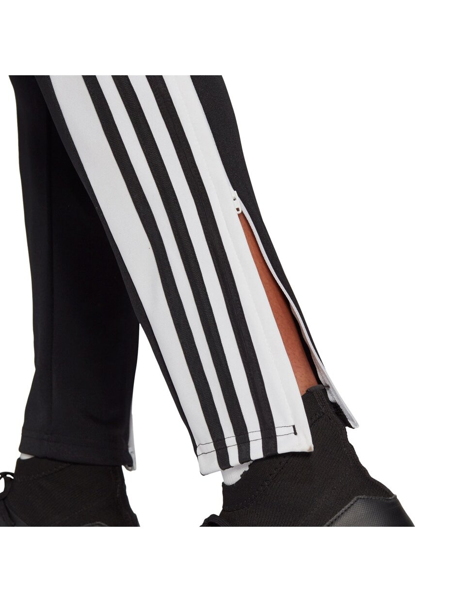 Vyriškos adidas Squadra 21 treniruočių kelnės juodos GK9545 Vyriškos adidas Squadra 21 treniruočių kelnės juodos GK9545
