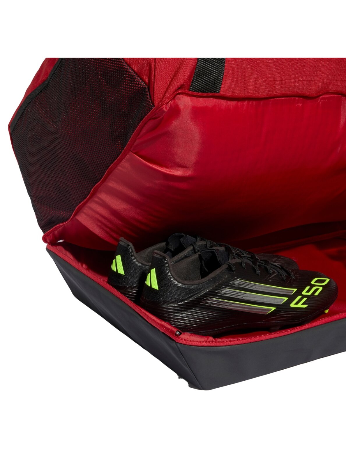 Adidas Tiro Duffle Large sporto krepšys su apatine pertvara raudonas JY7950 4 Adidas Tiro Duffle Large sporto krepšys su apatine pertvara raudonas JY7950 4