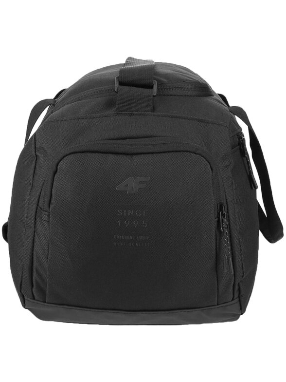 Torba 4F U050 głęboka czerń 4FAW23ABAGU050 20S 4 Torba 4F U050 głęboka czerń 4FAW23ABAGU050 20S 4