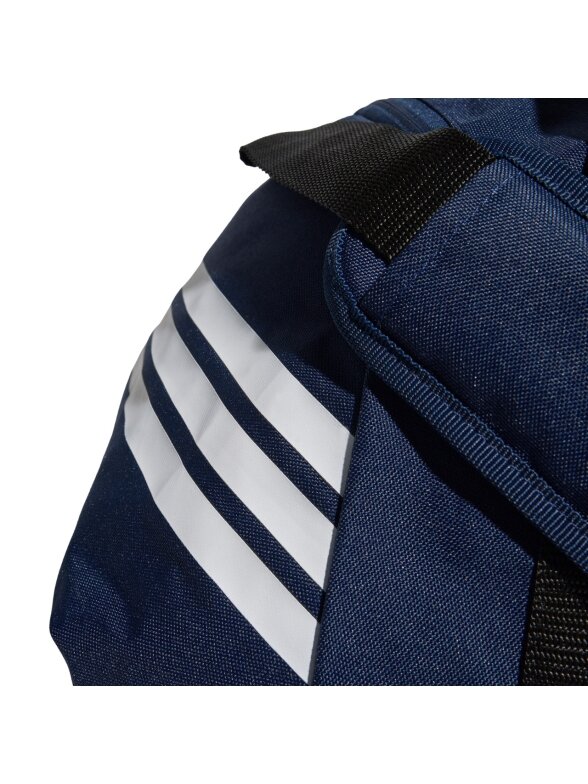 adidas Tiro Duffle Large su apatine skyrium sportinė krepšys tamsiai mėlyna KD4233 4 adidas Tiro Duffle Large su apatine skyrium sportinė krepšys tamsiai mėlyna KD4233 4