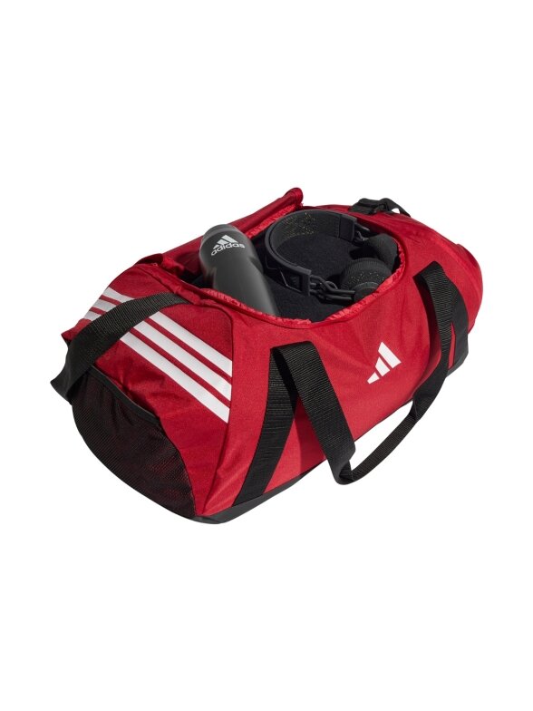 Adidas Tiro Duffle Vidutinis krepšys raudonas KB0787 3 Adidas Tiro Duffle Vidutinis krepšys raudonas KB0787 3
