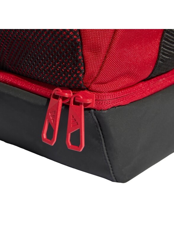 Adidas Tiro Duffle Medium sportinė krepšys su apatine pertvara raudona JY7953 4 Adidas Tiro Duffle Medium sportinė krepšys su apatine pertvara raudona JY7953 4