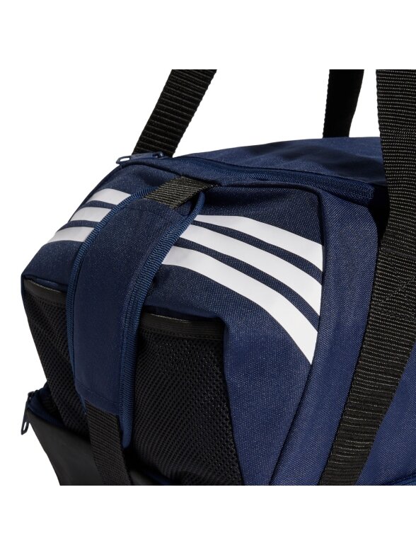 Adidas Tiro Duffle Small sportinė krepšis su apatine pertvara, tamsiai mėlyna 4 Adidas Tiro Duffle Small sportinė krepšis su apatine pertvara, tamsiai mėlyna 4