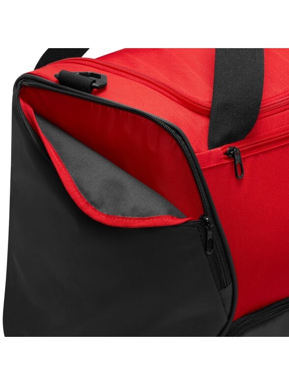Nike Brasilia 9,5 Training Duffel M sportinė krepšys raudona-juoda DH7710 657 5 Nike Brasilia 9,5 Training Duffel M sportinė krepšys raudona-juoda DH7710 657 5