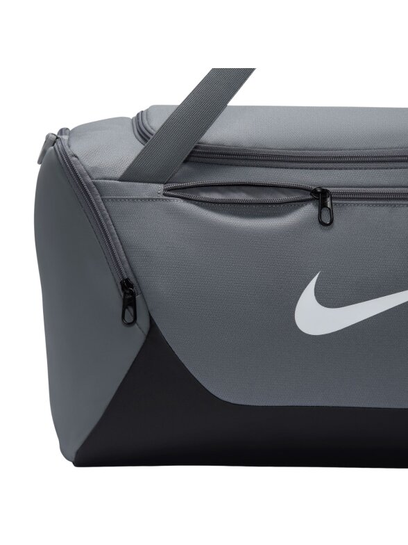 Nike Brasilia S krepšys pilkai juodas IB4394 084 5 Nike Brasilia S krepšys pilkai juodas IB4394 084 5